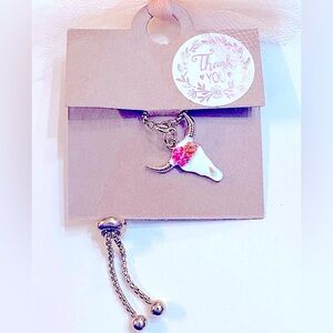 New: BÖhÖ CÖWGïRL Bull Skull Pendant w/Pink Floral Accent Gold-tone SÖUL Jewelry